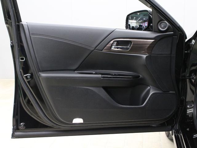 アコードハイブリッド EX サンルーフ 黒革シート 純正メモリーナビ バックカメラ ETC シートヒーター パワーシート 電動リヤサンシェード 電子制御パーキング ブレーキホールド LEDヘッドライト 純正18インチアルミ(63枚目)