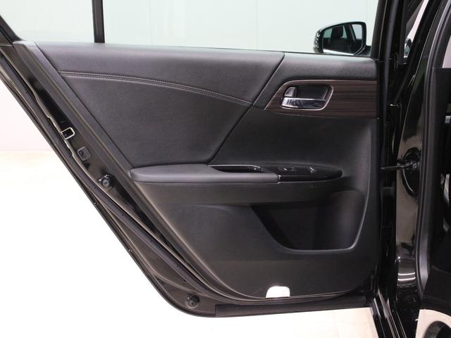 アコードハイブリッド EX サンルーフ 黒革シート 純正メモリーナビ バックカメラ ETC シートヒーター パワーシート 電動リヤサンシェード 電子制御パーキング ブレーキホールド LEDヘッドライト 純正18インチアルミ(64枚目)