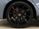 タイプRレーシングブラックパッケージ ホンダコネクトディスプレー バックカメラ ブラックスエードスポーツシート レブマッチシステム Bremboキャリパー フルLEDヘッド トリプルマフラー 純正ブラック塗装19インチアルミ ETC(30枚目)