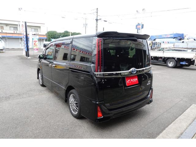ノア ハイブリッドＳｉ　ダブルバイビーＩＩＩ　当社お客様下取り車★Ｗンオーナー★禁煙車★前後ドライブレコーダー★ＥＴＣ★ＢＫカメラ★ＳＤナビ★フルセグＴＶ★Ｃソナー★オートクルーズコントロール★レーンアシスト★衝突被害軽減★両側電動スライドドア★（17枚目）