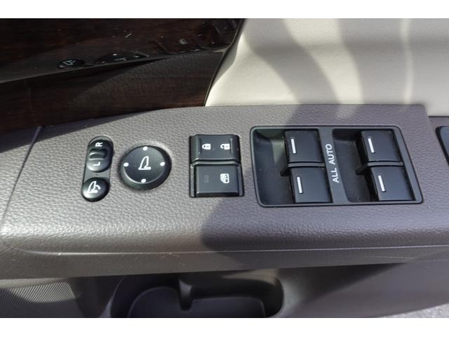 オデッセイ Ｇ・ＥＸ　１オーナー★４ＷＤ★ブラインドスポットＭ★ＥＴＣ★全周囲カメラ★ナビ★後席モニター★Ｃソナー★オートクルーズコントロール★衝突被害軽減★両側電動スライドドア★レザーシート★ＬＥＤ★スマートキー（10枚目）