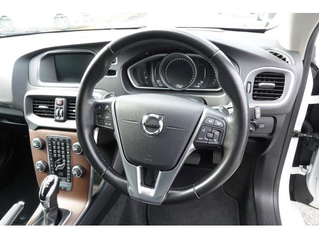 V40 T3 インスクリプション 当社お客様買取車両★前後ドライブレコーダー★ETC★バックカメラ★HDDナビ★クリアランスソナー★オートクルーズコントロール★レーンアシスト★衝突被害軽減システム★ブラックレザーシート★LEDヘッド(3枚目)