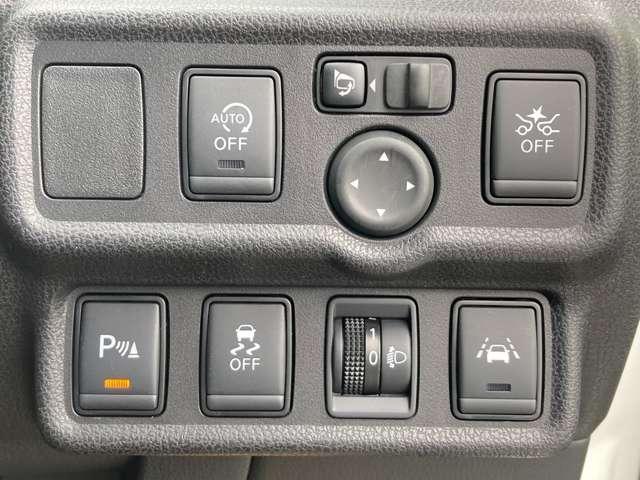 ノート 1.2 X レーダーブレーキサポート カーナビ スマトキー インテリジェントキー 運転席助手席エアバッグ バックカメラ エアコン パワーウィンドウ パワーステアリング レーンアシスト(15枚目)