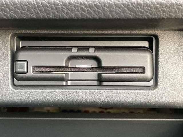 エルグランド ２．５　２５０ハイウェイスター　プレミアム　純正ディーラーナビ　後席モニター　両側電動パワースライドドア　ＥＴＣ　ＬＥＤヘッドランプ　クルーズコントロール　スマートキー　バックカメラ　ドラレコ　ＰＳ　アルミ　ＰＷ（6枚目）