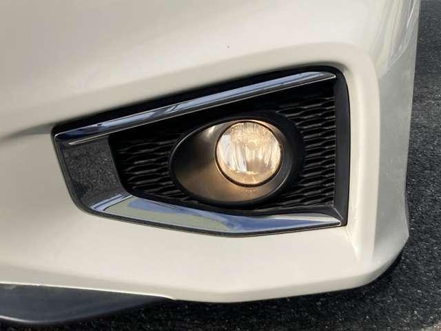 エルグランド ２．５　２５０ハイウェイスター　プレミアム　純正ディーラーナビ　後席モニター　両側電動パワースライドドア　ＥＴＣ　ＬＥＤヘッドランプ　クルーズコントロール　スマートキー　バックカメラ　ドラレコ　ＰＳ　アルミ　ＰＷ（11枚目）