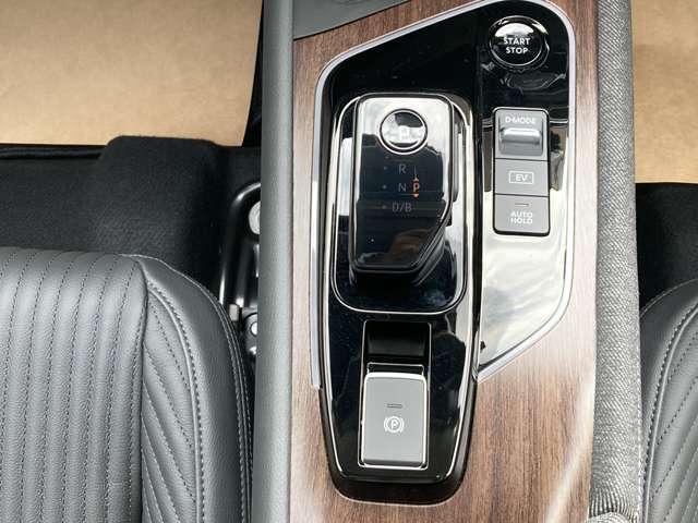 オーラ 1.2 G FOUR レザーエディション 純正メーカーナビ アラウンドビューモニター レザーシート プロパイロット LEDライト ドライブレコーダー インテリキー 寒冷地仕様 4WD ETC アルミ オートエアコン BOSEスピーカー(20枚目)