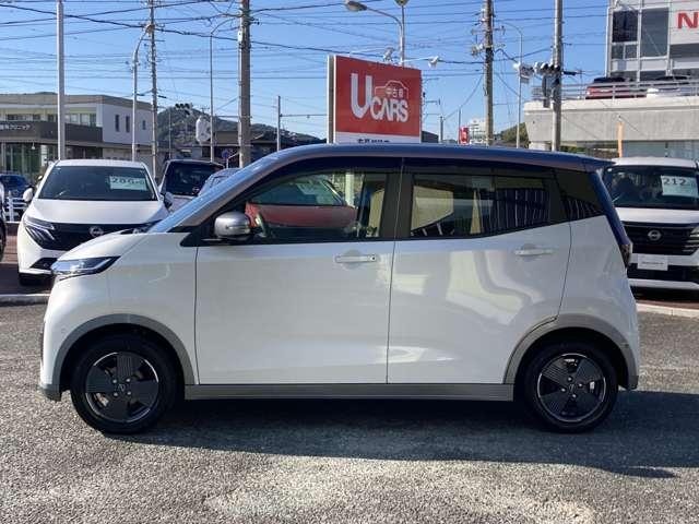 サクラ Ｘ　純正ディーラーナビ　全方位カメラ　ＥＴＣ　アラウンドビューモニター　ＬＥＤヘッドランプ　スマートキー　　ドラレコ　　　パワーステアリング　ＡＢＳ　充電ケーブル（7枚目）