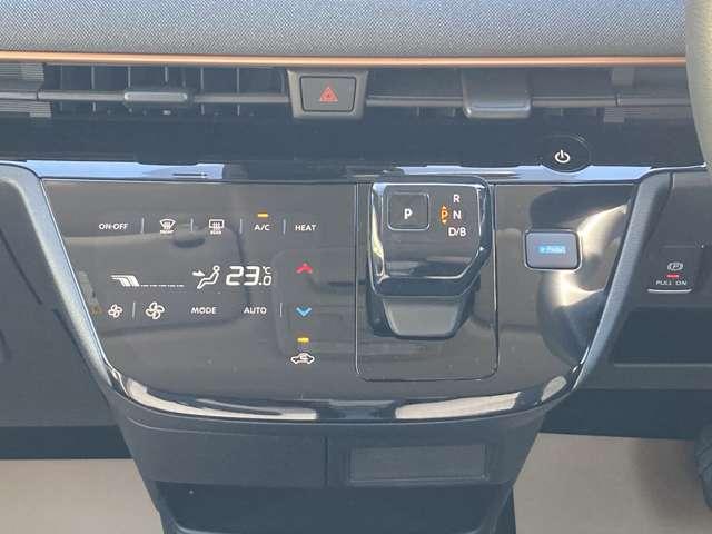 サクラ Ｘ　純正ディーラーナビ　全方位カメラ　ＥＴＣ　アラウンドビューモニター　ＬＥＤヘッドランプ　スマートキー　　ドラレコ　　　パワーステアリング　ＡＢＳ　充電ケーブル（12枚目）