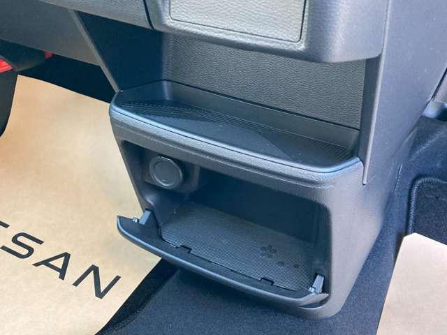 サクラ Ｘ　純正ディーラーナビ　全方位カメラ　ＥＴＣ　アラウンドビューモニター　ＬＥＤヘッドランプ　スマートキー　　ドラレコ　　　パワーステアリング　ＡＢＳ　充電ケーブル（20枚目）