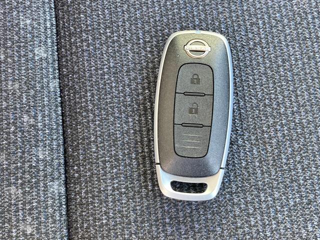 サクラ Ｘ　純正ディーラーナビ　全方位カメラ　ＥＴＣ　アラウンドビューモニター　ＬＥＤヘッドランプ　スマートキー　　ドラレコ　　　パワーステアリング　ＡＢＳ　充電ケーブル（37枚目）