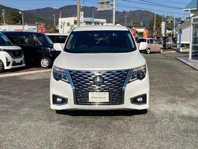 エルグランド 250ハイウェイスターS 純正ナビゲーション アラウンドビューモニター ETC 両側パワ-スライドドア クルコン インテリキー LEDヘッドランプ サイドカーテンエアバック 盗難防止 オートエアコン ニスモスポーツマフラー(7枚目)