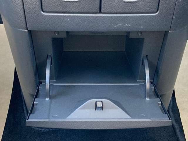 エルグランド 250ハイウェイスターS 純正ナビゲーション アラウンドビューモニター ETC 両側パワ-スライドドア クルコン インテリキー LEDヘッドランプ サイドカーテンエアバック 盗難防止 オートエアコン ニスモスポーツマフラー(16枚目)