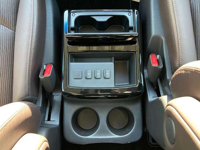 エルグランド 250ハイウェイスターS 純正ナビゲーション アラウンドビューモニター ETC 両側パワ-スライドドア クルコン インテリキー LEDヘッドランプ サイドカーテンエアバック 盗難防止 オートエアコン ニスモスポーツマフラー(17枚目)