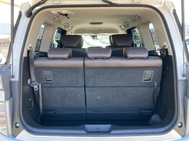 エルグランド 250ハイウェイスターS 純正ナビゲーション アラウンドビューモニター ETC 両側パワ-スライドドア クルコン インテリキー LEDヘッドランプ サイドカーテンエアバック 盗難防止 オートエアコン ニスモスポーツマフラー(31枚目)