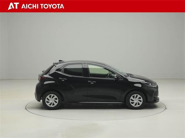 ヤリス Ｘ　ＰＣＳ　スマートキーシステム　元レンタカー　横滑り防止装置付き　ワイヤレスキー　バックガイドモニター　盗難防止　サイドエアバック　エアコン　Ｗエアバッグ　パワーウインドウ　ＥＴＣ付き　パワステ　ナビ（7枚目）