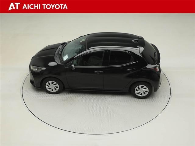 ヤリス Ｘ　ＰＣＳ　スマートキーシステム　元レンタカー　横滑り防止装置付き　ワイヤレスキー　バックガイドモニター　盗難防止　サイドエアバック　エアコン　Ｗエアバッグ　パワーウインドウ　ＥＴＣ付き　パワステ　ナビ（11枚目）