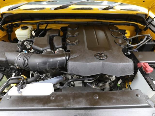 FJクルーザー カラーパッケージ ワイヤレスキー バックモニター エアコン 地デジ 盗難防止システム 横滑り防止 助手席エアバッグ メモリーナビ カーテンエアバック パワーウィンドウ ABS ETC車載器 パートタイム4WD パワステ(25枚目)