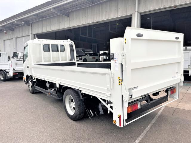 　２トン　ワイドロング　パワーゲート　垂直式　平ボディ　２ｔ　荷台木製　荷台内寸法　Ｌ４３７ｃｍ　Ｗ１９０ｃｍ　荷台地上高８５ｃｍ　プラットデッキ寸法　Ｌ８５　Ｗ１８０車両総重量５１２５キロ(6枚目)