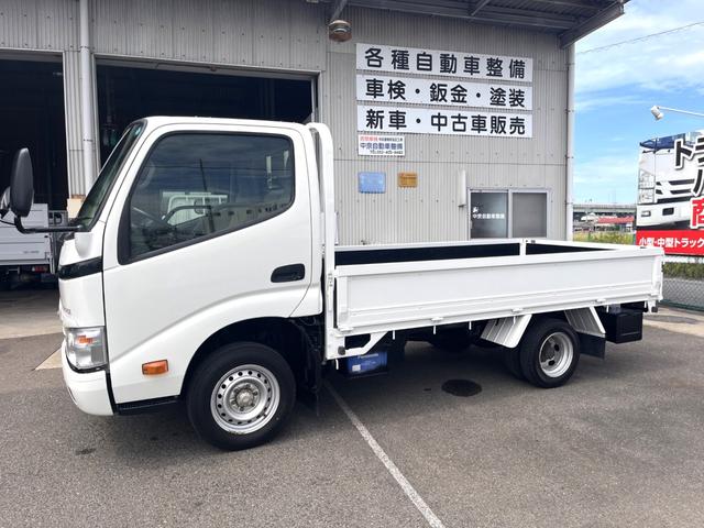 トヨエース 　低床平ロングボディ　１．５トン　５ＭＴ　荷台木製デッキ　荷台内寸法　Ｌ３１０ｃｍ　Ｗ１６０ｃｍ　荷台地上高７５ｃｍ　車両総重量３４０５キロ　フロントパワーウィンドウ　荷台ペイント（8枚目）