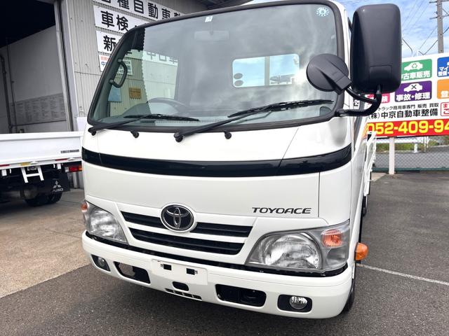 トヨエース 　低床平ロングボディ　１．５トン　５ＭＴ　荷台木製デッキ　荷台内寸法　Ｌ３１０ｃｍ　Ｗ１６０ｃｍ　荷台地上高７５ｃｍ　車両総重量３４０５キロ　フロントパワーウィンドウ　荷台ペイント（20枚目）