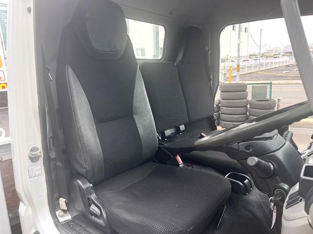 キャンター 　２トン　標準平ロング　デュオニックＡＴ　２ｔ　荷台板　荷台内寸法　Ｌ４３０ｃｍ　Ｗ１８０ｃｍ　荷台地上高８７ｃｍ　車両総重量５トン未満　レーンセンサー　社外ナビ　荷台ペイント（30枚目）