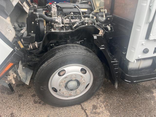 キャンター 　２トン　標準平ロング　デュオニックＡＴ　２ｔ　荷台板　荷台内寸法　Ｌ４３０ｃｍ　Ｗ１８０ｃｍ　荷台地上高８７ｃｍ　車両総重量５トン未満　レーンセンサー　社外ナビ　荷台ペイント（44枚目）