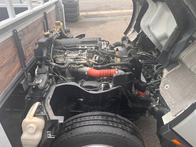 キャンター 　２トン　標準平ロング　デュオニックＡＴ　２ｔ　荷台板　荷台内寸法　Ｌ４３０ｃｍ　Ｗ１８０ｃｍ　荷台地上高８７ｃｍ　車両総重量５トン未満　レーンセンサー　社外ナビ　荷台ペイント（46枚目）