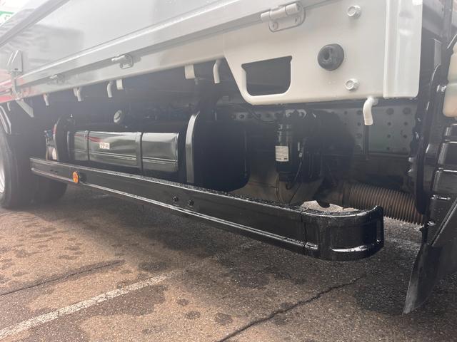 キャンター 　２トン　標準平ロング　デュオニックＡＴ　２ｔ　荷台板　荷台内寸法　Ｌ４３０ｃｍ　Ｗ１８０ｃｍ　荷台地上高８７ｃｍ　車両総重量５トン未満　レーンセンサー　社外ナビ　荷台ペイント（48枚目）