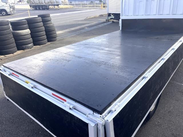 キャンター 2トン 5速ミッション 平ボディ2t 荷台木製デッキ ペイント済 荷台内寸法 L310cm W160cm 荷台地上高88cm ブルーテック 社外ナビ FM AM TV 車両総重量5トン未満 ETC(12枚目)