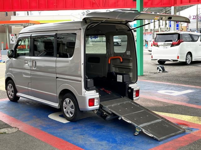 エブリイワゴン ＪＰ　福祉車　車いす移動車　補助席対応可分割式リアシート付　スローパー　電動ウインチ・リモコン付　後退防止ベルト　手すり　スマートキー＆プッシュスタート　レーダーブレーキサポート　イージークローザードア（3枚目）