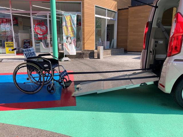 Ｎ－ＢＯＸ Ｇ・スロープホンダセンシング　・福祉車両・電動ウインチ（リモコン付き）・手動固定装置・手すり・スマートキー＆プッシュスタート・ホンダセンシング・レーダークルーズ・社外ナビ・Ｂカメラ・オートＬＥＤ・ＥＴＣ（17枚目）