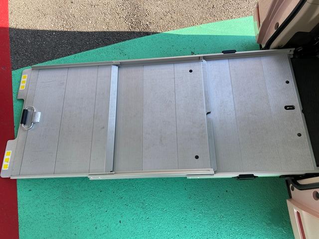 Ｎ－ＢＯＸ Ｇ・スロープホンダセンシング　・福祉車両・電動ウインチ（リモコン付き）・手動固定装置・手すり・スマートキー＆プッシュスタート・ホンダセンシング・レーダークルーズ・社外ナビ・Ｂカメラ・オートＬＥＤ・ＥＴＣ（18枚目）