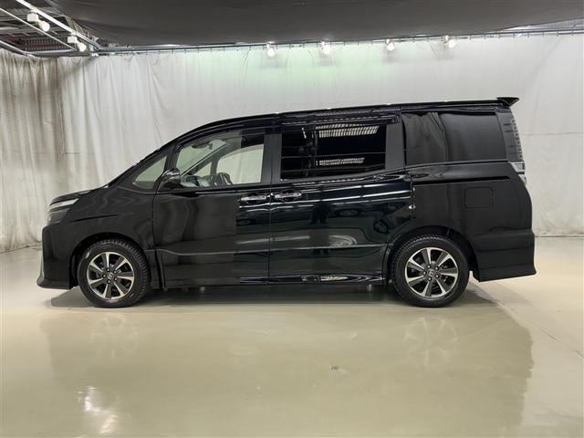 ヴォクシー ＺＳ　煌ＩＩＩ　メモリーナビ　ＣＤ　ＤＶＤ再生　後席モニタ　ドライブレコーダー　衝突被害軽減システム　アイドリングストップ　ＬＥＤヘッドランプ　オートクルーズコントロール　両側電動スライドドア（4枚目）