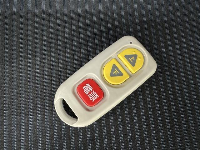 ノア Ｘ　サイドリフトアップ　Ｘ　サイドリフトアップ　メモリーナビ　ミュージックプレイヤー接続可　ドライブレコーダー　盗難防止システム　衝突被害軽減システム　アイドリングストップ　ＬＥＤヘッドランプ（13枚目）