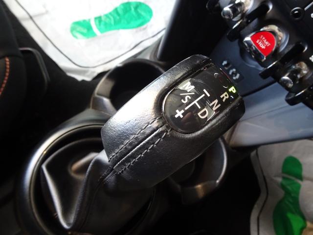 ＭＩＮＩ クーパー　白黒ツートンカラー／純正ナビ／Ｂｌｕｅｔｏｏｔｈ／ＵＳＢ－Ａ／ＡＵＸ／ＡＣ修理済み／ＬＥＤヘッド／プッシュスタート／スペアキー／純正１５インチＡＷ／禁煙車／ペット歴無し車（16枚目）