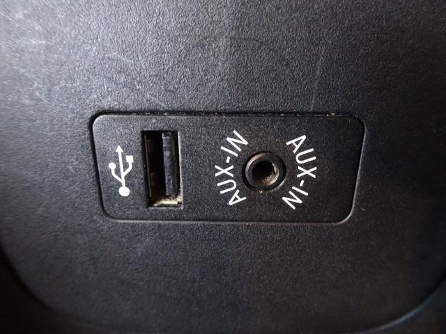 ＭＩＮＩ クーパー　白黒ツートンカラー／純正ナビ／Ｂｌｕｅｔｏｏｔｈ／ＵＳＢ－Ａ／ＡＵＸ／ＡＣ修理済み／ＬＥＤヘッド／プッシュスタート／スペアキー／純正１５インチＡＷ／禁煙車／ペット歴無し車（18枚目）