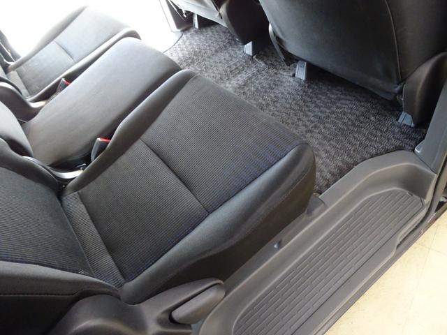 ヴォクシー Ｚ　タイヤ新品４本交換／カロッツェリアメモリーナビ／フルセグＴＶ／バックモニター／Ｂｌｕｅｔｏｏｔｈ／ＤＶＤ／ＳＤ／両側パワースライドドア／前後ドラレコ／８人乗り／ＥＴＣ／禁煙車（8枚目）