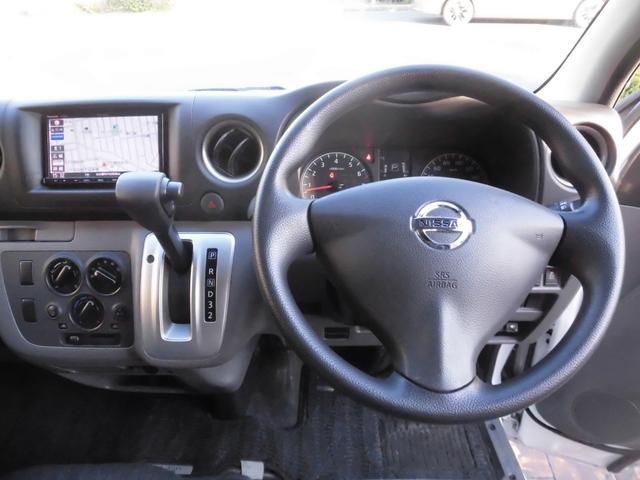 NV350キャラバンバン ロングDX 点検記録簿付 社外ナビ フルセグ Bluetooth バックカメラ ETC キーレスキー スペアキー 衝突軽減ブレーキ ドライブレコーダー付 純正フロアマット プライバシーガラス(16枚目)