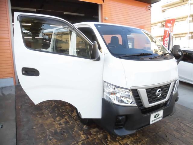 NV350キャラバンバン ロングDX 点検記録簿付 社外ナビ フルセグ Bluetooth バックカメラ ETC キーレスキー スペアキー 衝突軽減ブレーキ ドライブレコーダー付 純正フロアマット プライバシーガラス(32枚目)