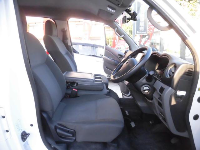 NV350キャラバンバン ロングDX 点検記録簿付 社外ナビ フルセグ Bluetooth バックカメラ ETC キーレスキー スペアキー 衝突軽減ブレーキ ドライブレコーダー付 純正フロアマット プライバシーガラス(33枚目)