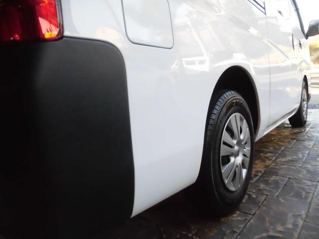 NV350キャラバンバン ロングDX 点検記録簿付 社外ナビ フルセグ Bluetooth バックカメラ ETC キーレスキー スペアキー 衝突軽減ブレーキ ドライブレコーダー付 純正フロアマット プライバシーガラス(73枚目)