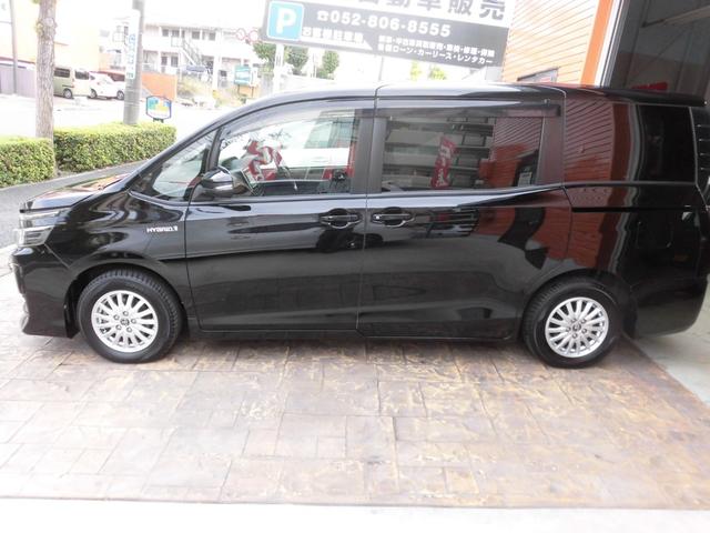 ヴォクシー ハイブリッドＶ　純正９インチナビ　フルセグ　Ｂｌｕｅｔｏｏｔｈ　バックカメラ　ＥＴＣ　両側パワースライドドア　クルーズコントロール　ＬＥＤヘッドライト　スペアキー　シートヒーター　フリップダウンモニター　置くだけ充電（5枚目）