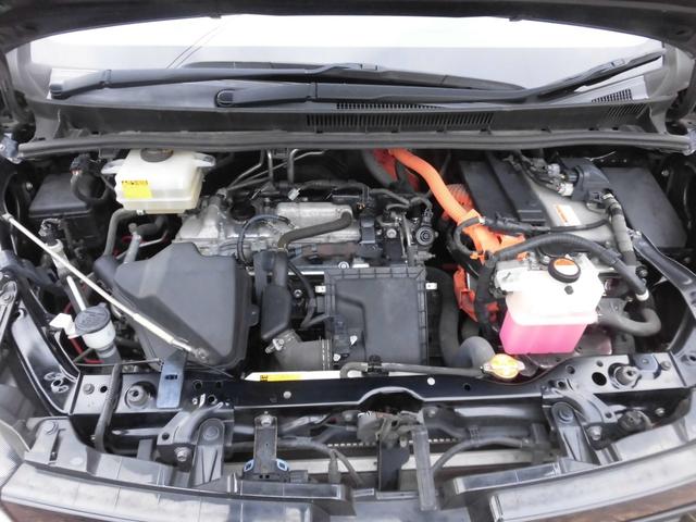 ヴォクシー ハイブリッドＶ　純正９インチナビ　フルセグ　Ｂｌｕｅｔｏｏｔｈ　バックカメラ　ＥＴＣ　両側パワースライドドア　クルーズコントロール　ＬＥＤヘッドライト　スペアキー　シートヒーター　フリップダウンモニター　置くだけ充電（17枚目）