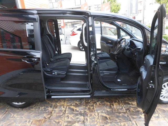 ヴォクシー ハイブリッドＶ　純正９インチナビ　フルセグ　Ｂｌｕｅｔｏｏｔｈ　バックカメラ　ＥＴＣ　両側パワースライドドア　クルーズコントロール　ＬＥＤヘッドライト　スペアキー　シートヒーター　フリップダウンモニター　置くだけ充電（31枚目）