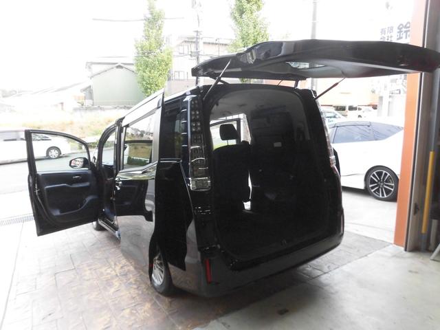 ヴォクシー ハイブリッドＶ　純正９インチナビ　フルセグ　Ｂｌｕｅｔｏｏｔｈ　バックカメラ　ＥＴＣ　両側パワースライドドア　クルーズコントロール　ＬＥＤヘッドライト　スペアキー　シートヒーター　フリップダウンモニター　置くだけ充電（34枚目）