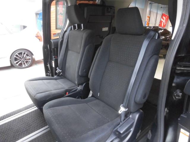 ヴォクシー ハイブリッドＶ　純正９インチナビ　フルセグ　Ｂｌｕｅｔｏｏｔｈ　バックカメラ　ＥＴＣ　両側パワースライドドア　クルーズコントロール　ＬＥＤヘッドライト　スペアキー　シートヒーター　フリップダウンモニター　置くだけ充電（35枚目）