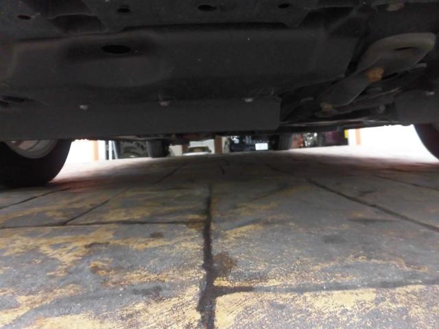 ヴォクシー ハイブリッドＶ　純正９インチナビ　フルセグ　Ｂｌｕｅｔｏｏｔｈ　バックカメラ　ＥＴＣ　両側パワースライドドア　クルーズコントロール　ＬＥＤヘッドライト　スペアキー　シートヒーター　フリップダウンモニター　置くだけ充電（67枚目）