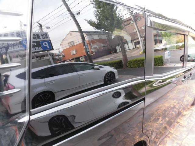 ヴォクシー ハイブリッドＶ　純正９インチナビ　フルセグ　Ｂｌｕｅｔｏｏｔｈ　バックカメラ　ＥＴＣ　両側パワースライドドア　クルーズコントロール　ＬＥＤヘッドライト　スペアキー　シートヒーター　フリップダウンモニター　置くだけ充電（77枚目）