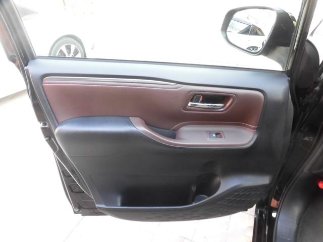 エスクァイア Gi ワンオーナー 純正ナビ フルセグ Bluetooth バックカメラ スペアキー 両側パワースライドドア ETC レザーシート シートヒーター オートマチックハイビーム ドラレコ コンビハンドル(26枚目)