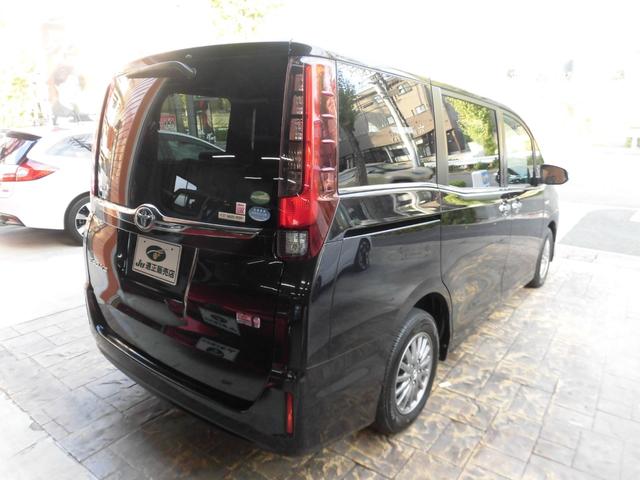 エスクァイア ハイブリッドＧｉ　ブラックテーラード　純正ナビ　フルセグ　Ｂｌｕｅｔｏｏｔｈ　バックカメラ　シートヒーター　フリップダウンモニター　トヨタセーフティセンス　ＥＴＣ　両側パワースライドドア　スペアキー　ＬＥＤヘッドライト　フォグ　点検記録簿（8枚目）